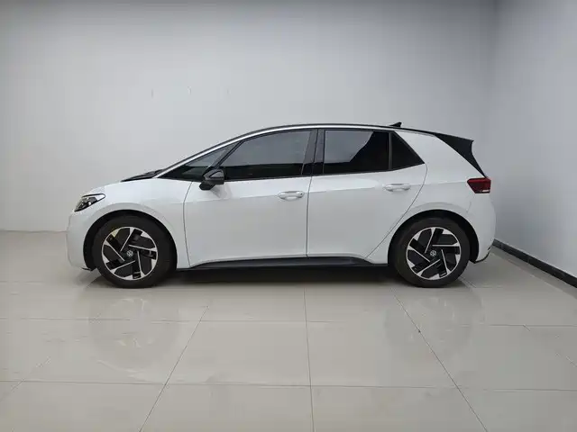 Volkswagen ID.3 2025 Facelift Smart Outstanding Edition фото 2