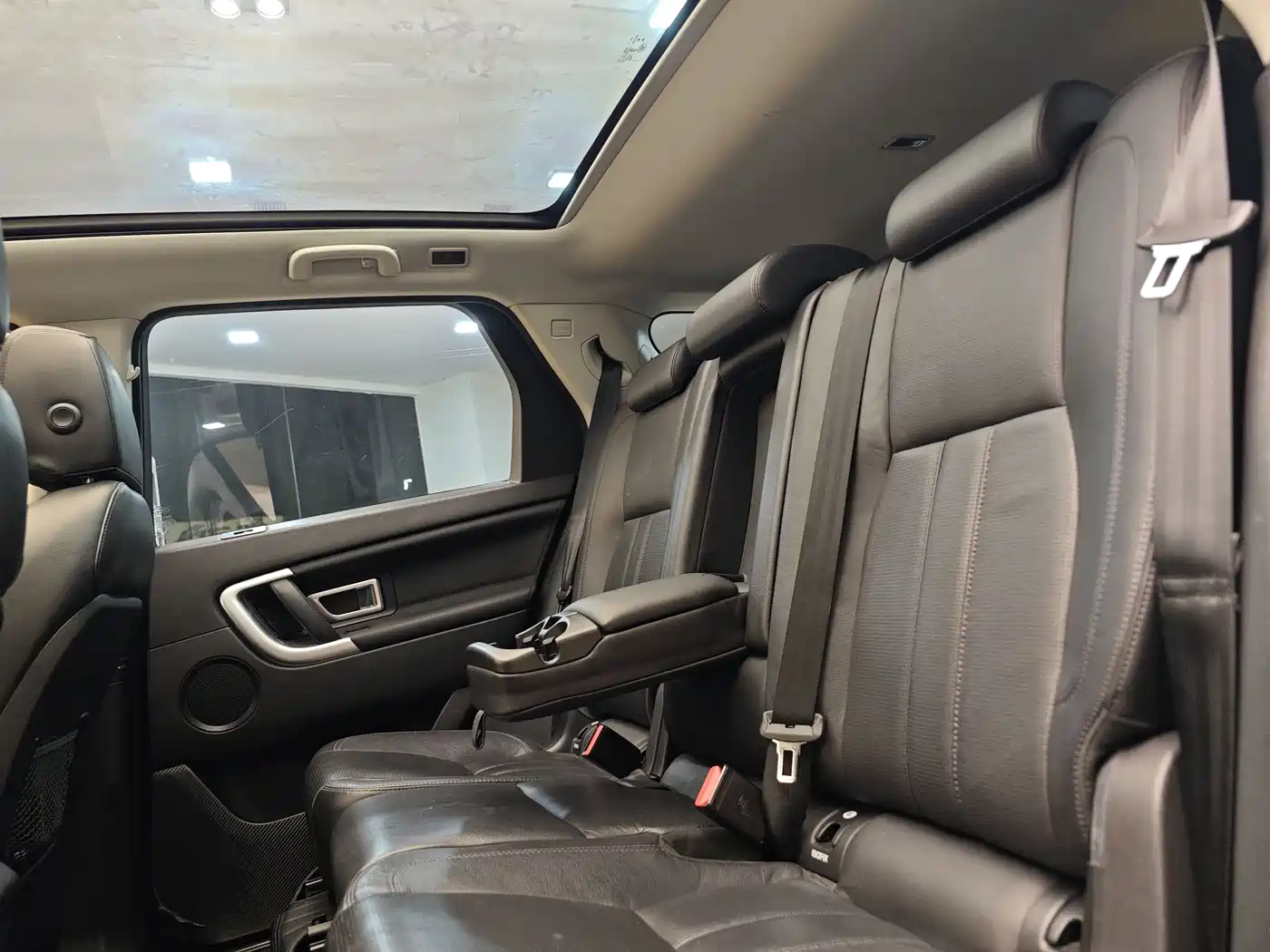 Land Rover Discovery Sport 2017 2.0T HSE фото 22