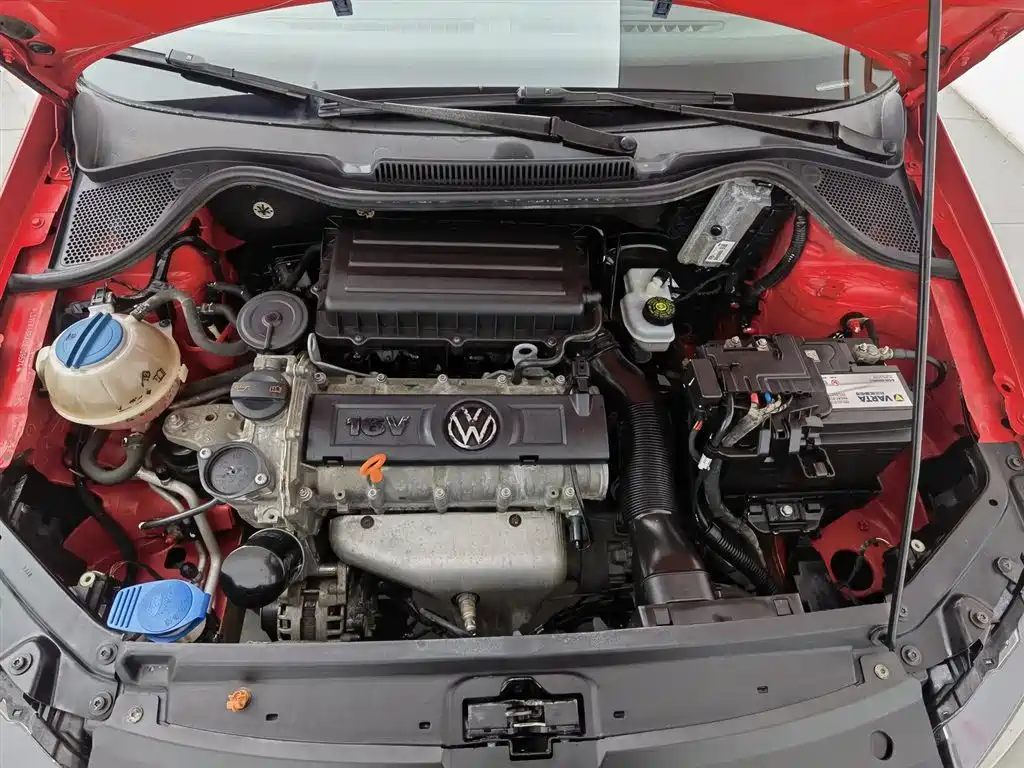 Volkswagen Polo 2013 1.4L Manual Trend Edition фото 6