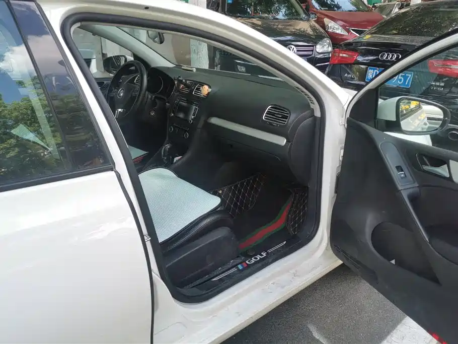 Volkswagen Golf 2012 1.4TSI Automatic Luxury фото 8