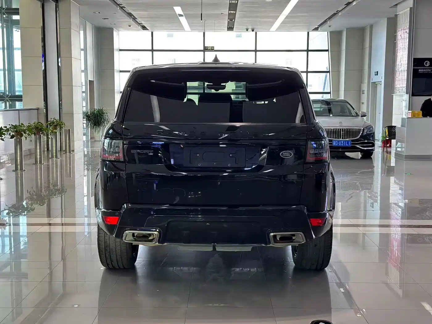 Land Rover Range Rover Sport 2021 3.0 L6 Gloss Black Edition фото 19