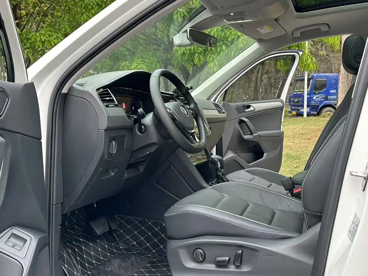 Volkswagen Tiguan L PHEV 2020 430PHEV Plug-in Hybrid Flagship Edition фото 6