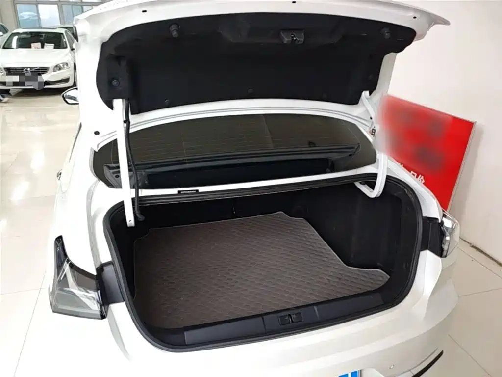 Peugeot 408 2022 1.6T Light Chaser Edition фото 15