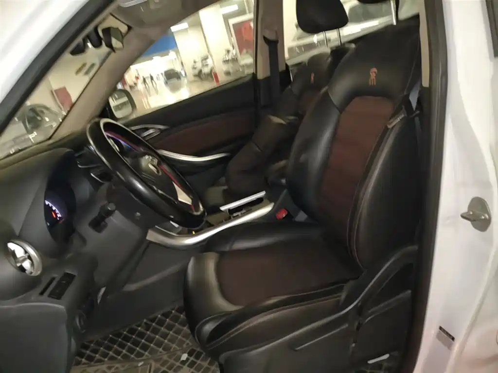 BYD Song 2016 Unrivaled Edition 1.5TID Automatic Leading Edition фото 22