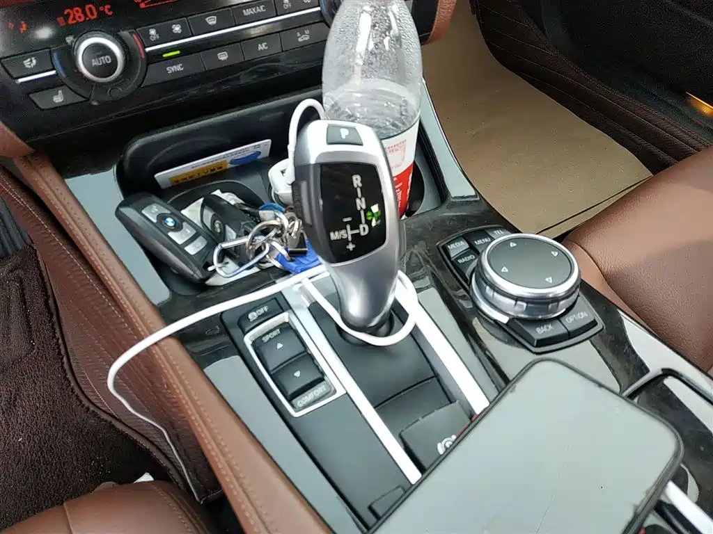BMW 5 Series 2017 528Li Leading Edition фото 14