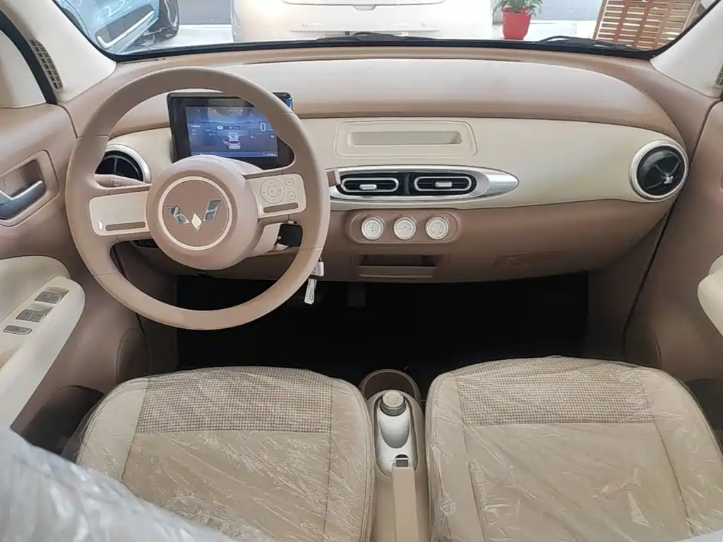 Wuling Motors Hongguang MINIEV 2026 2025 4-Door Advanced