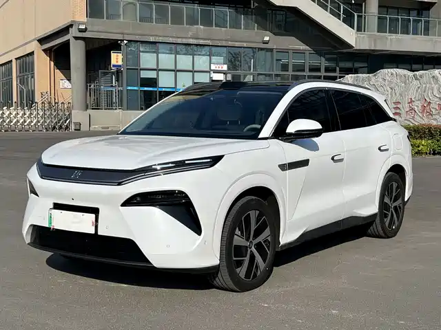 BYD Tang L, фото 1