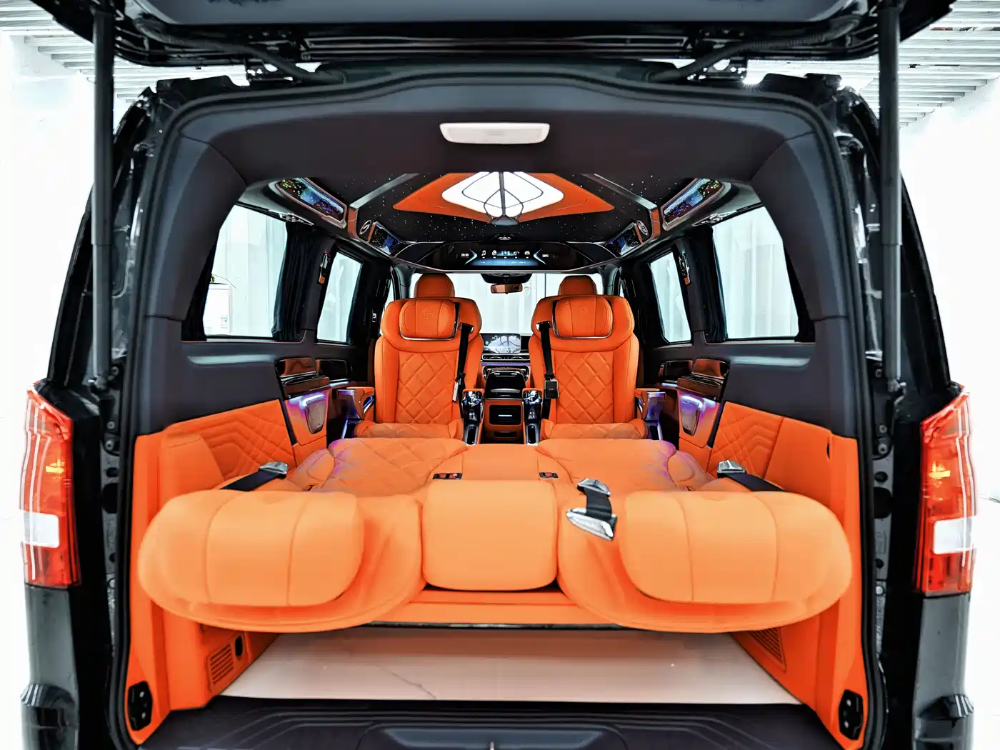 Mercedes-Benz Vito 2024 2.0T Business 7-Seater фото 28