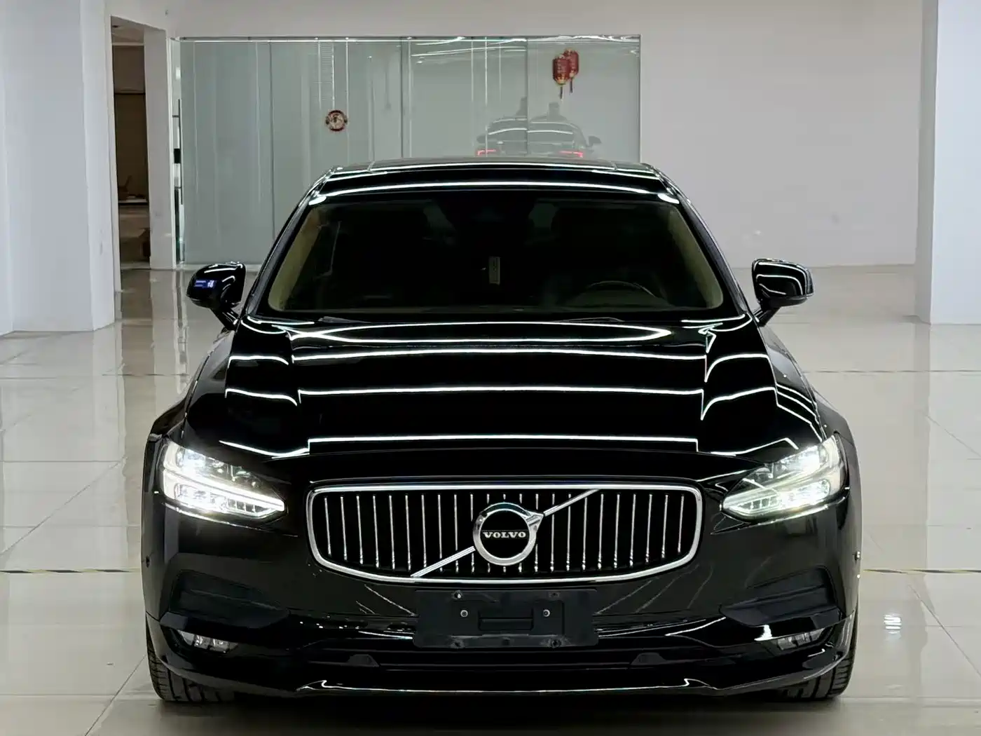 Фото 2 - Volvo S90