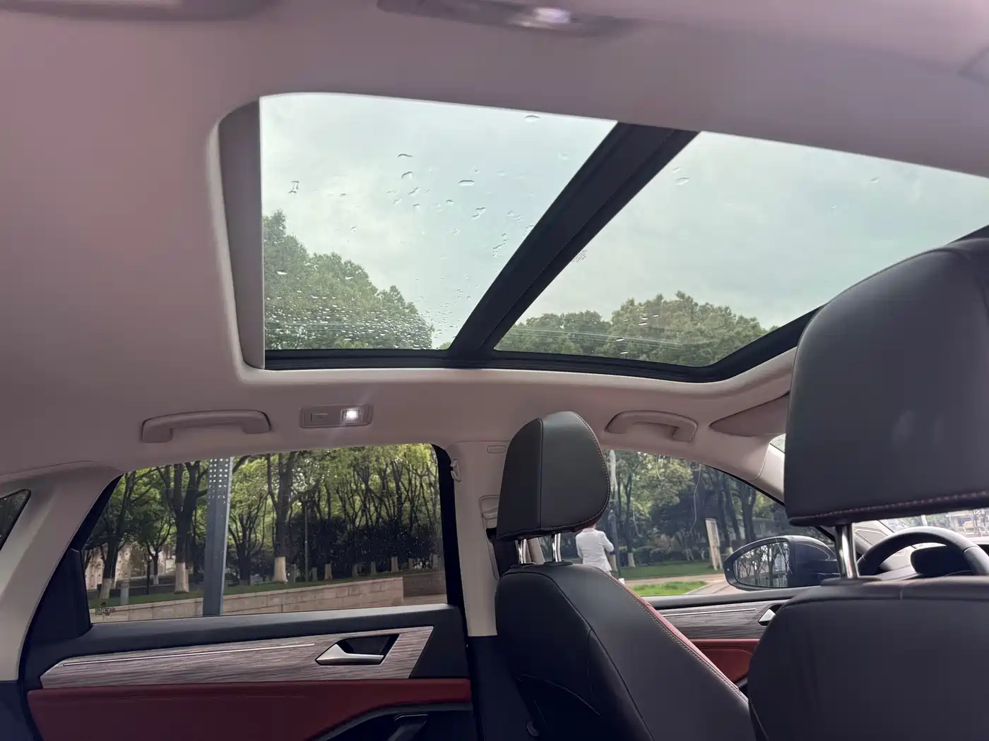 Volkswagen Sagitar 2023 Model Year 280TSI DSG Surpass Edition фото 8
