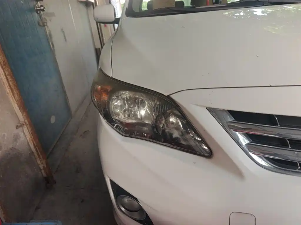 Toyota Corolla 2013 Special Edition 1.6L Auto Ultimate Cool GL фото 7