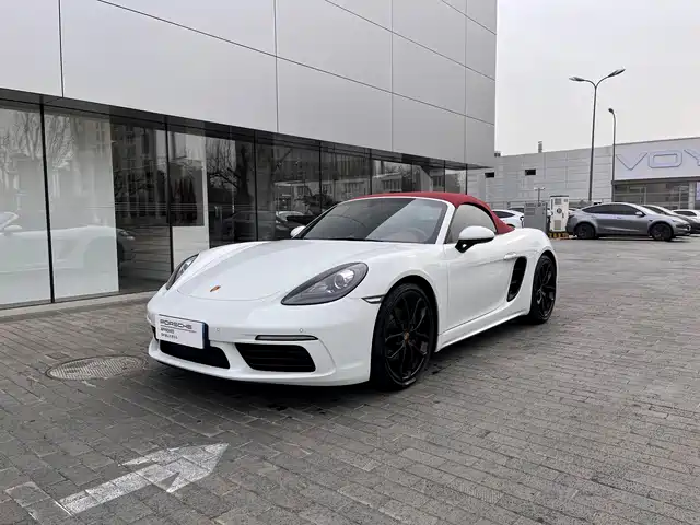 PORSCHE 718 2025
