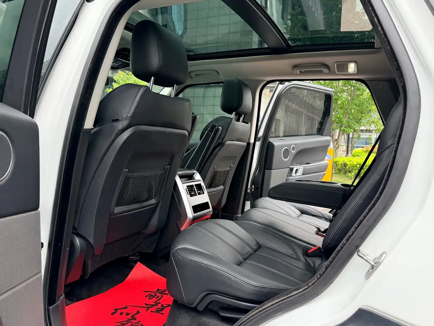 Land Rover Range Rover Sport 2016 Model 3.0 SC V6 SE фото 10