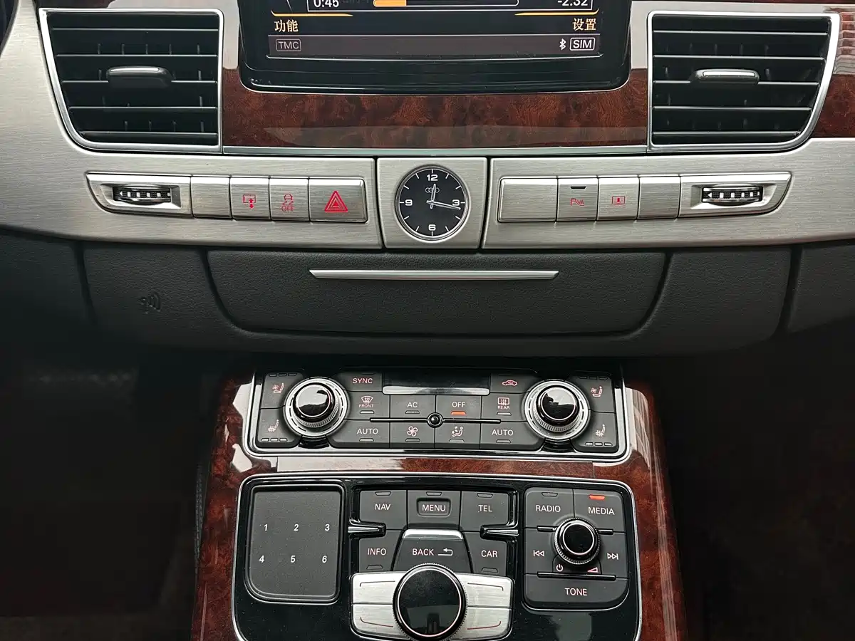 Audi A8 2012 A8L 45 TFSI quattro Luxury фото 14