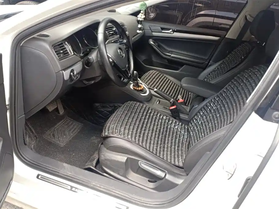Volkswagen Sagitar 2018 1.6L Automatic Comfort фото 7