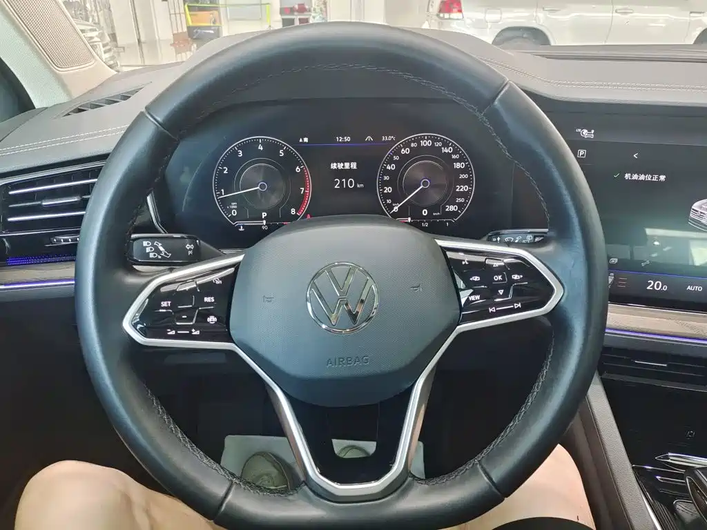 Фото 6 - Volkswagen Touareg