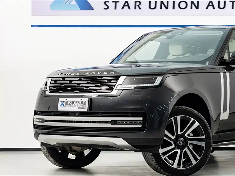 Land Rover Range Rover 2024 3.0 L6 400PS Genesis Extended фото 3