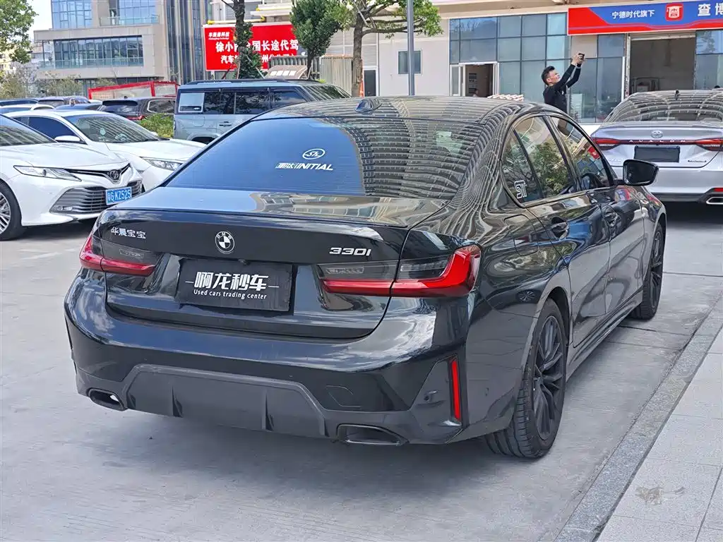Photo 9 - BMW 3 Series