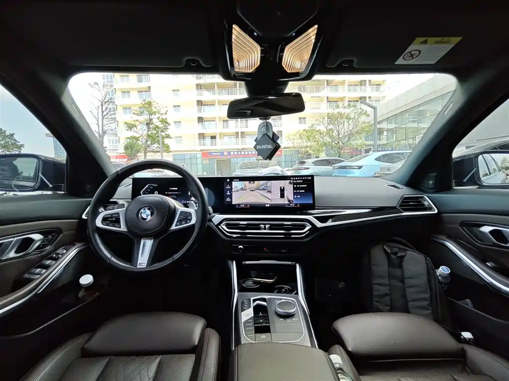 Photo 6 - BMW 3 Series