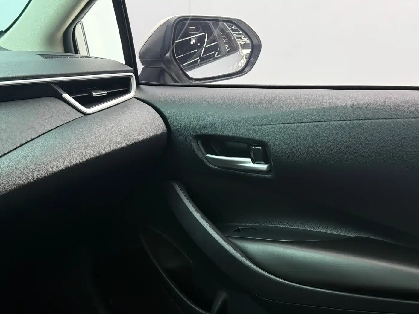 Toyota Corolla 2021 1.2T S-CVT Elite PLUS Edition фото 12