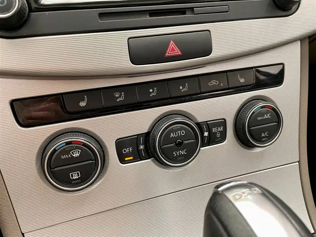 Volkswagen Magotan 2013 2.0TSI Premium фото 12