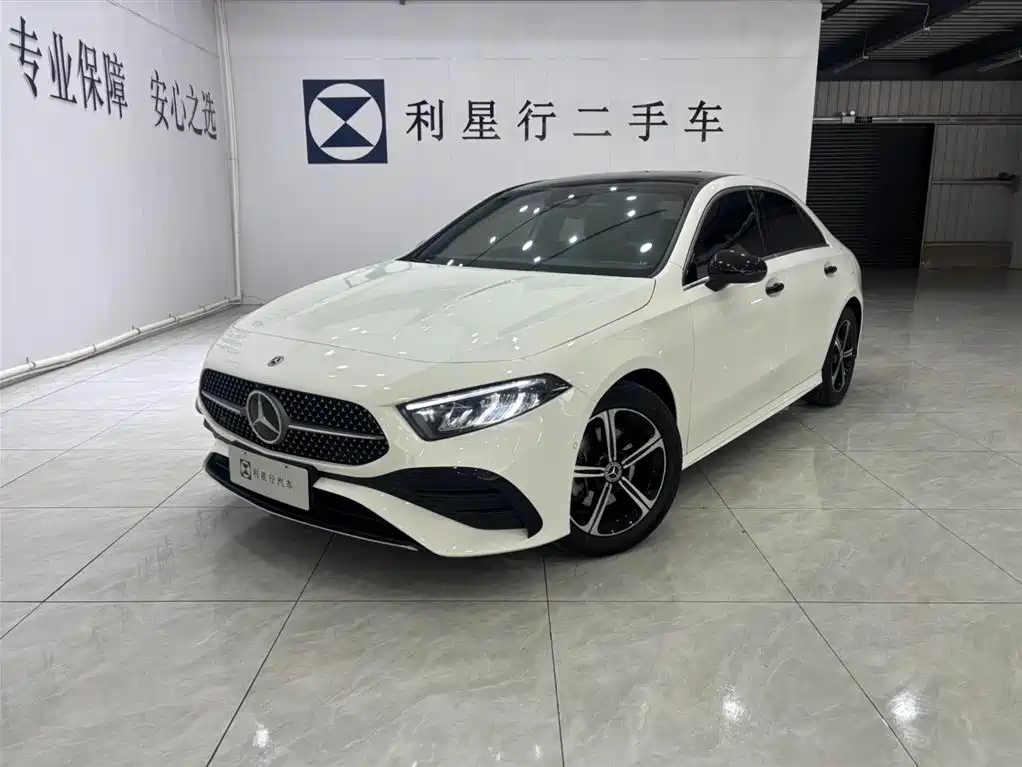 MERCEDES-BENZ CLASS A 2025