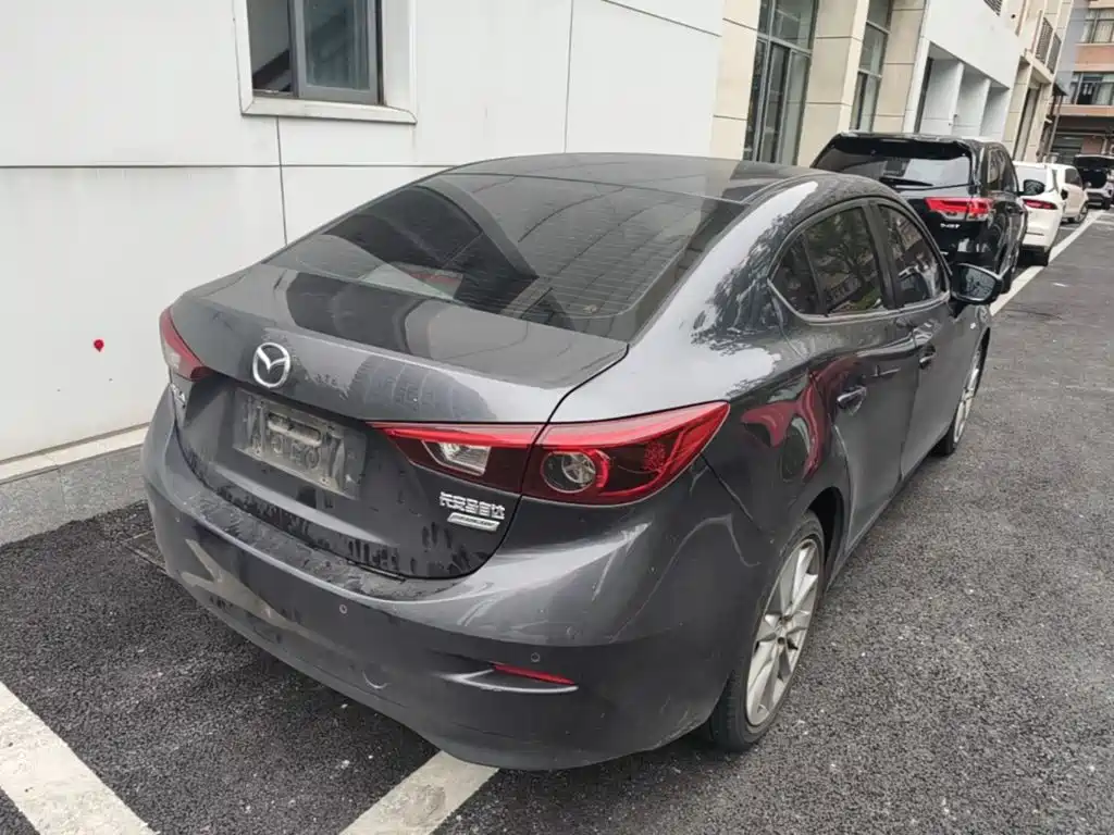 Фото 7 - Mazda Mazda 3