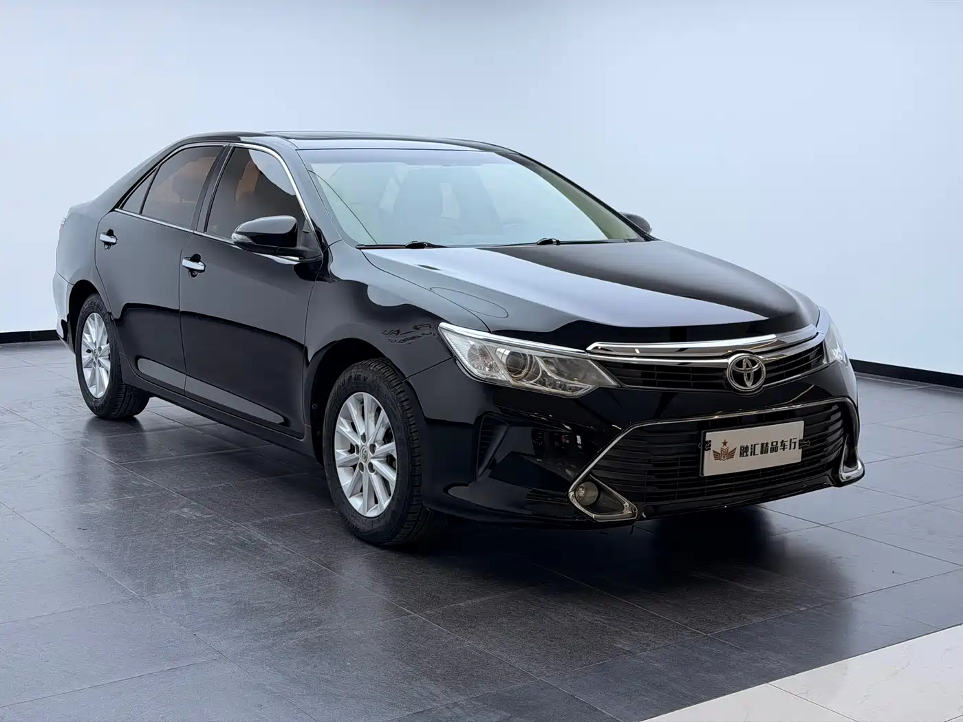 Toyota Camry 2015 2.0E Elite Edition фото 3