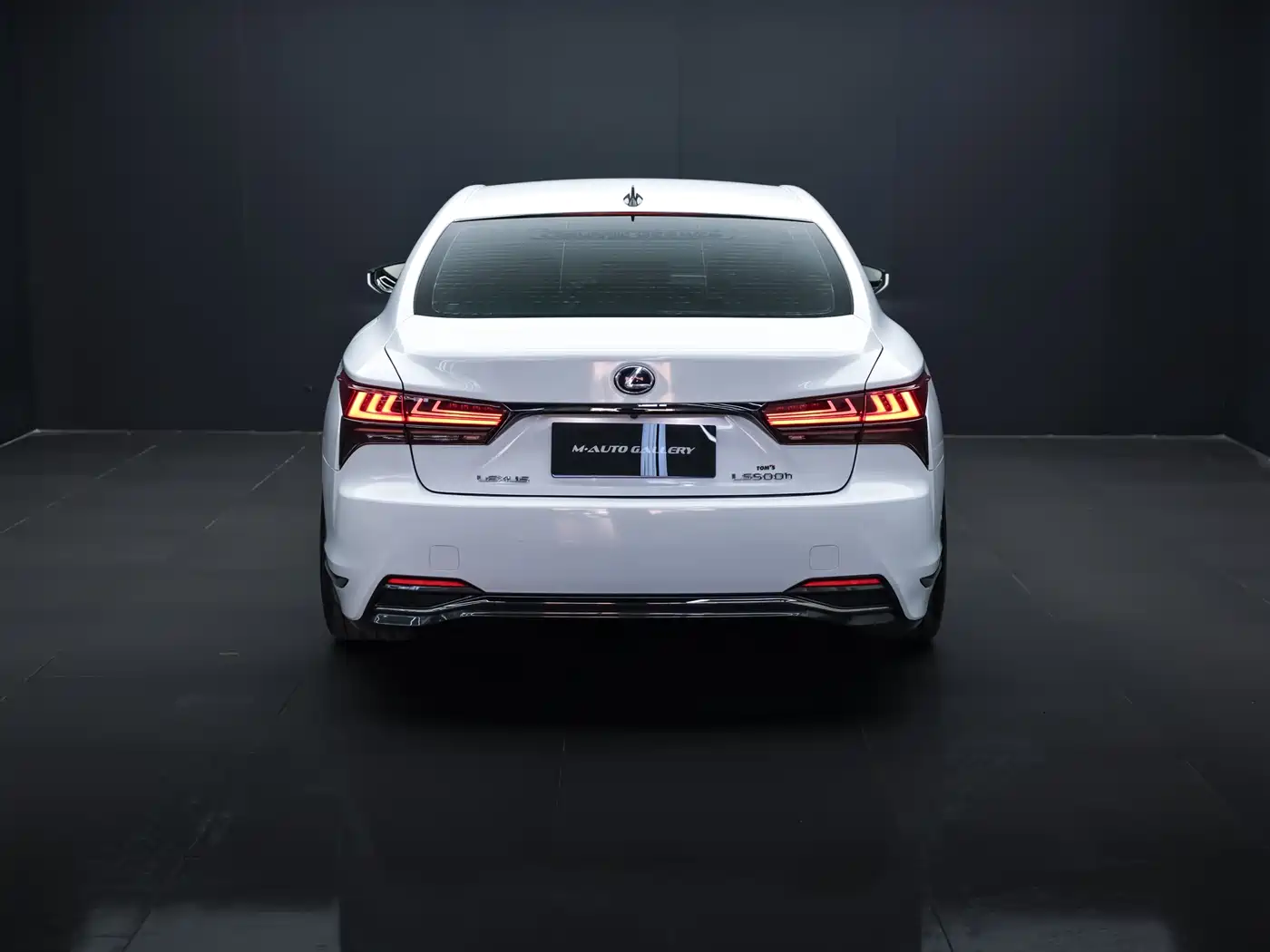Lexus LS 2018 500h F SPORT China V фото 7