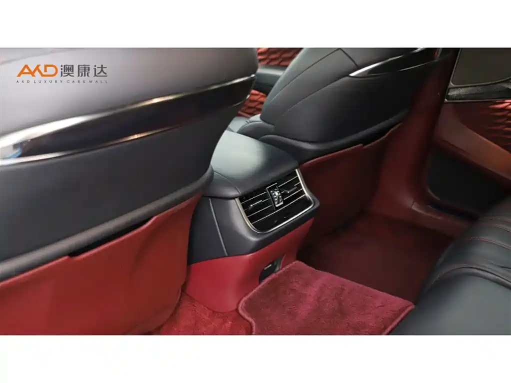 Photo 9 - Lexus LS