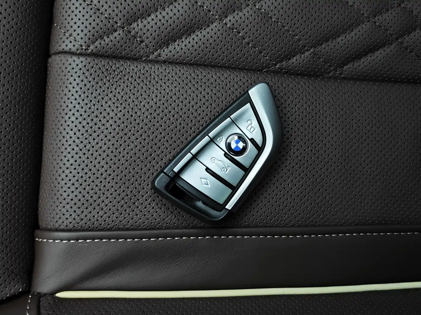 BMW 6 Series GT 2022 Model 630i M Sport Grand Tourer Edition фото 17