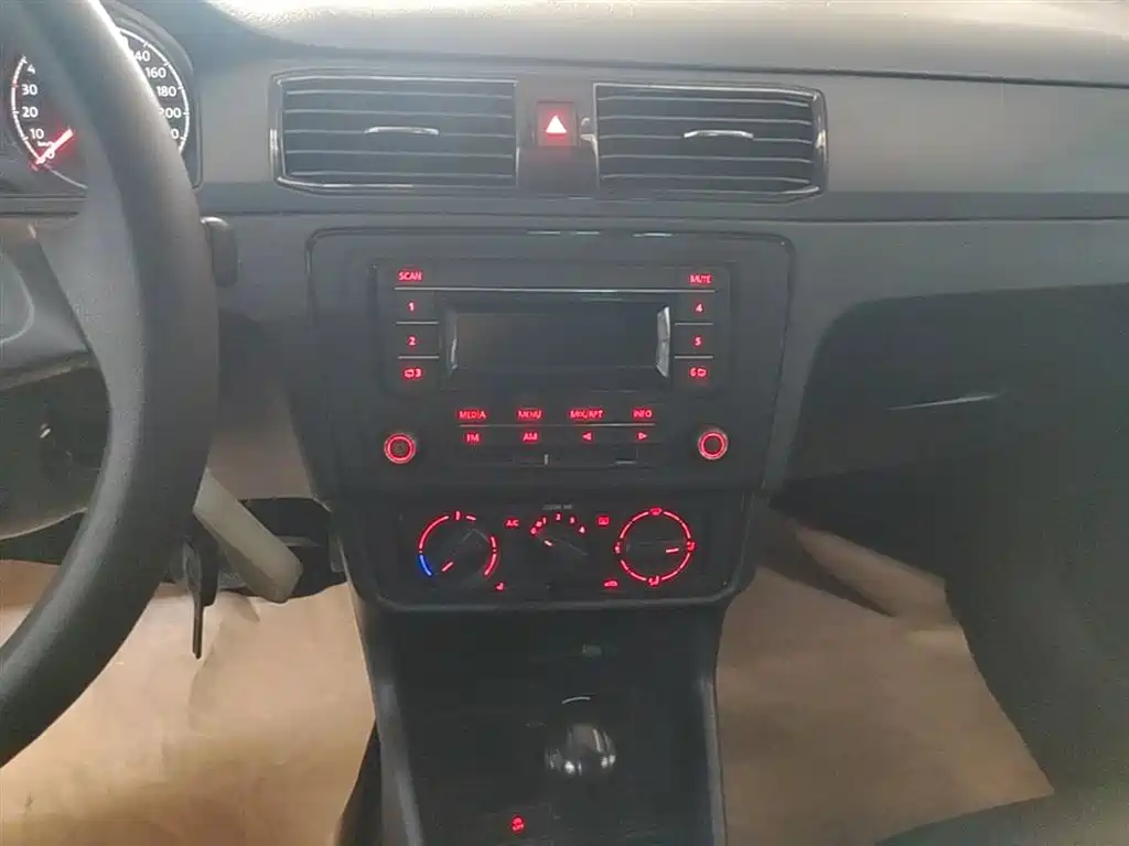 Volkswagen Santana 2021 1.5L Automatic Trend Edition фото 13