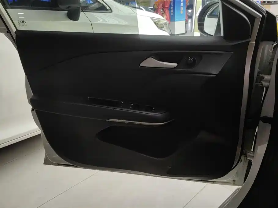 Chevrolet Monza 2019 Redline 320T DCT Joy Edition China VI фото 7