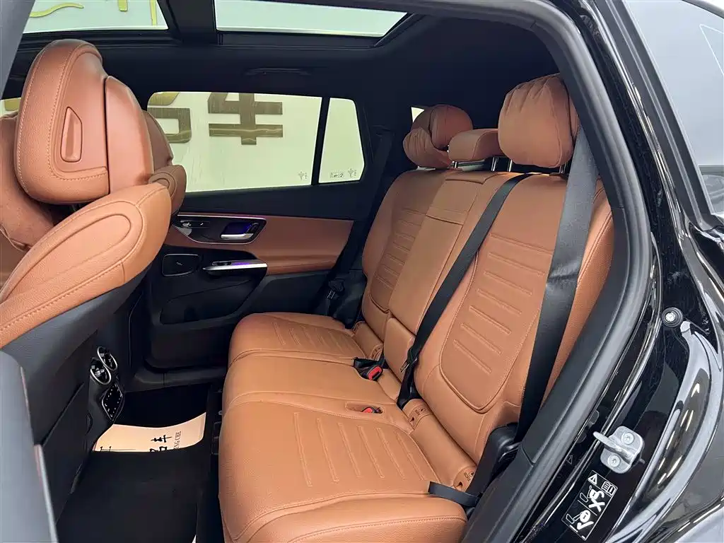 Mercedes-Benz GLC 2023 GLC 260 L 4MATIC Dynamic 7-Seater фото 13