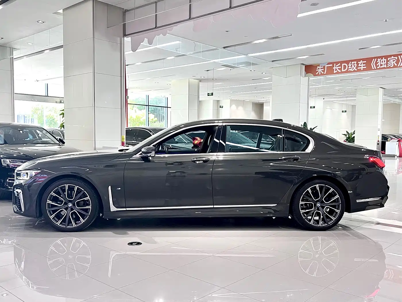 BMW 7 Series 2019 Facelift 740Li xDrive Executive Luxury Package фото 3