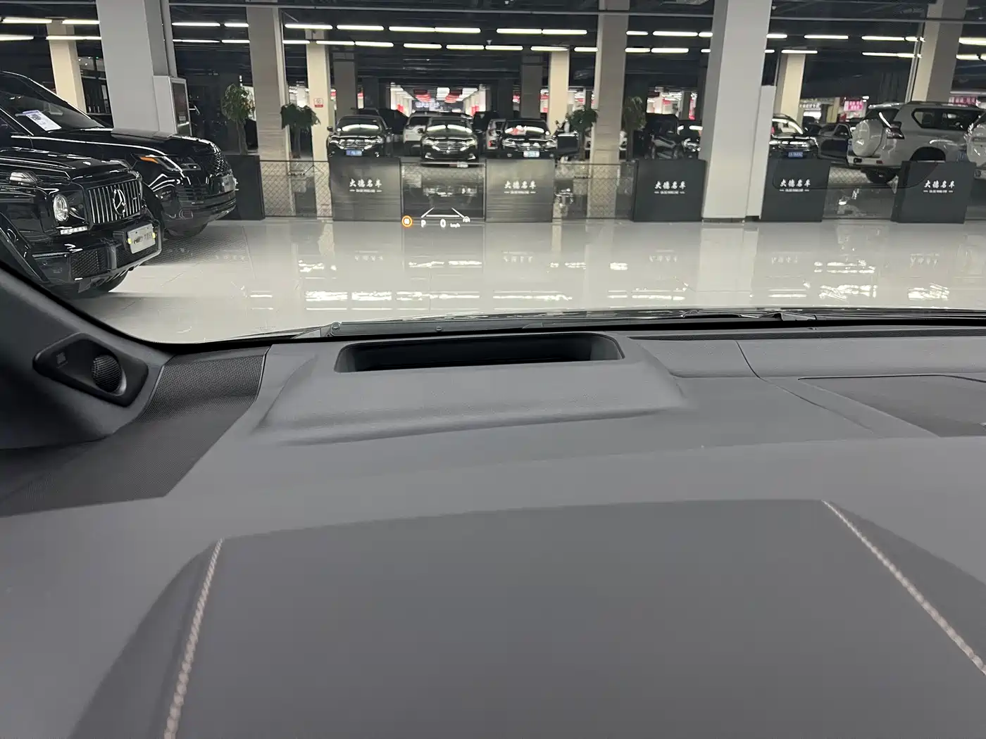 Toyota Alphard 2024 Hybrid 2.5L Ultimate Enjoyment Edition фото 25