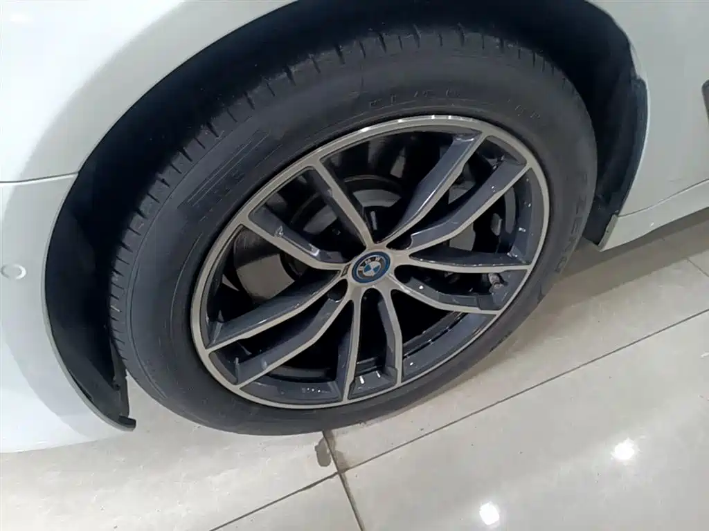 BMW 5 Series New Energy 2022 Facelift II 535Le Pioneer Edition M Sport Package фото 23