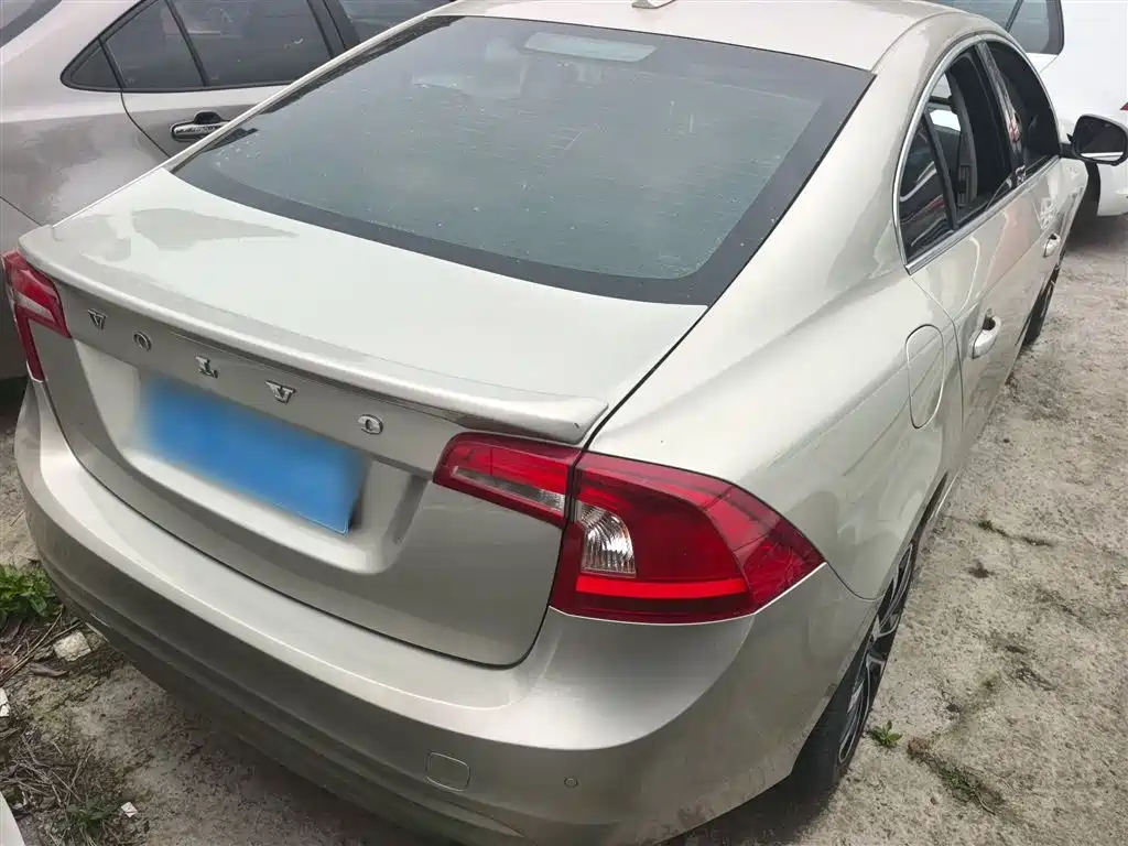 VOLVO S60