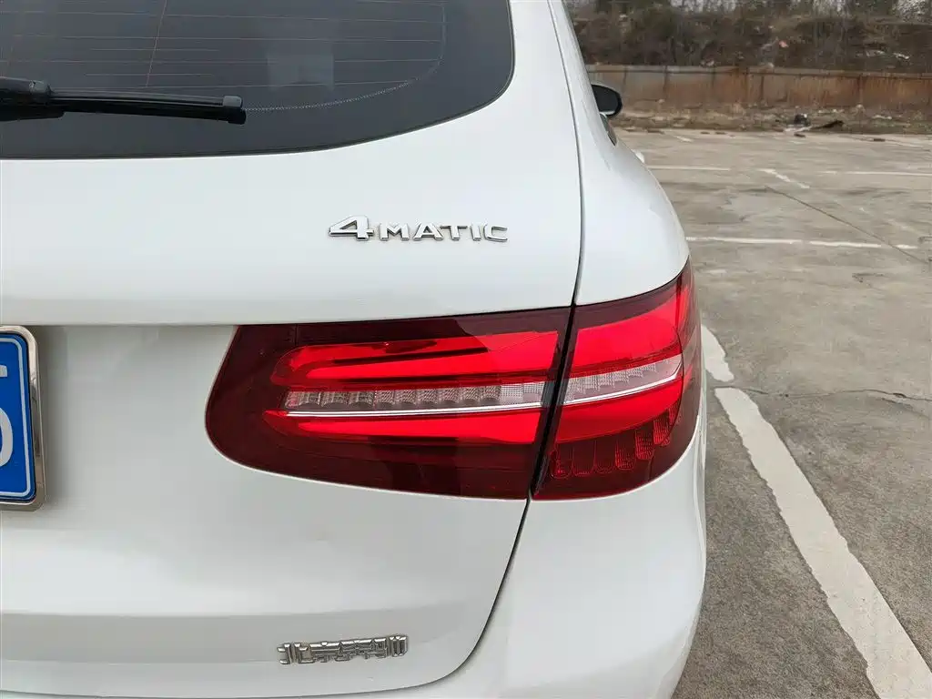 Mercedes-Benz GLC 2018 Facelift GLC 260 4MATIC Dynamic фото 24