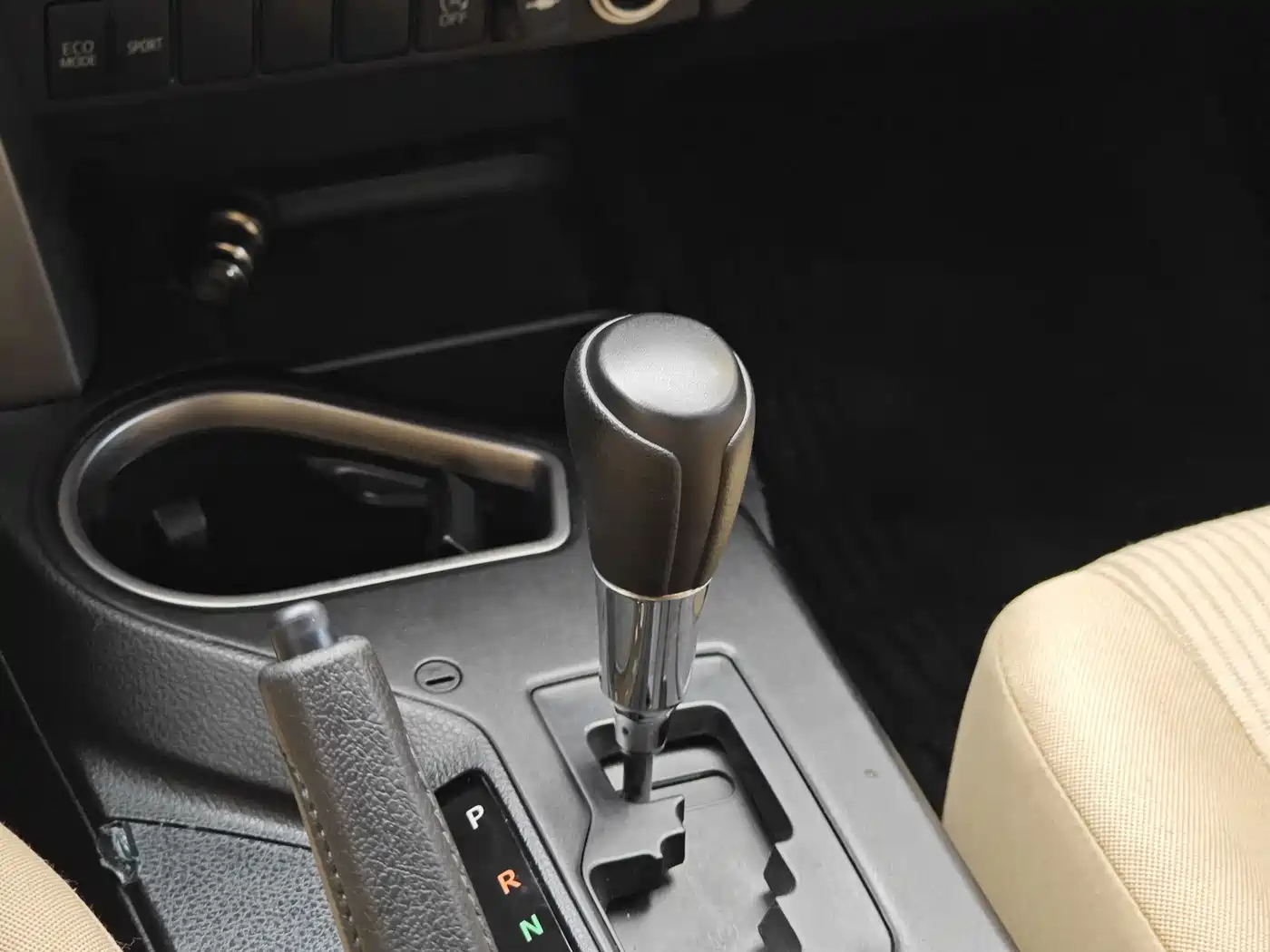 Toyota RAV4 Rongfang 2016 2.0L CVT 2WD Urban (China V) фото 17