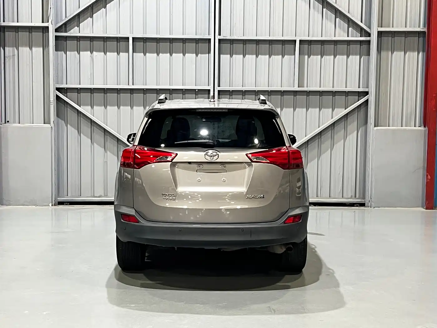 Toyota RAV4 Rongfang 2015 2.0L CVT 2WD Trend Edition фото 8