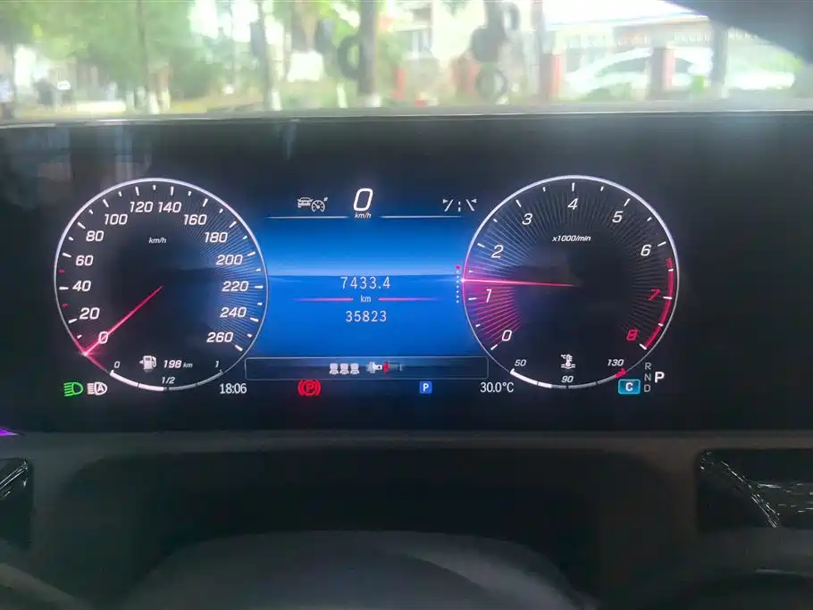 Mercedes-Benz A-Class 2023 A 200 L Fashion фото 14