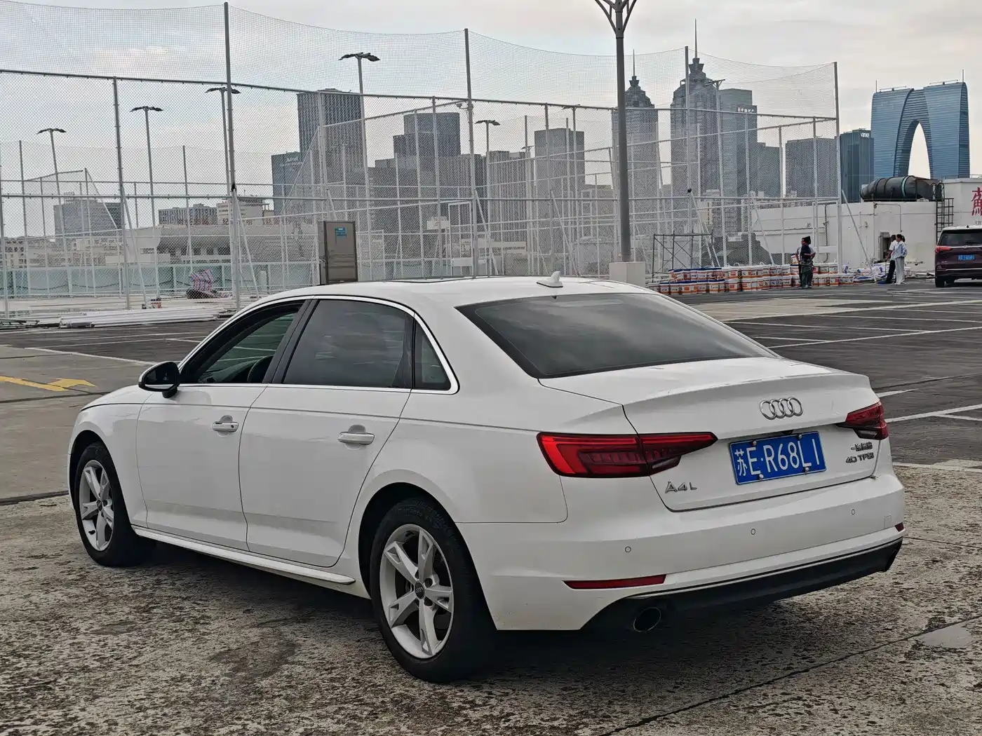Photo 6 - Audi A4L