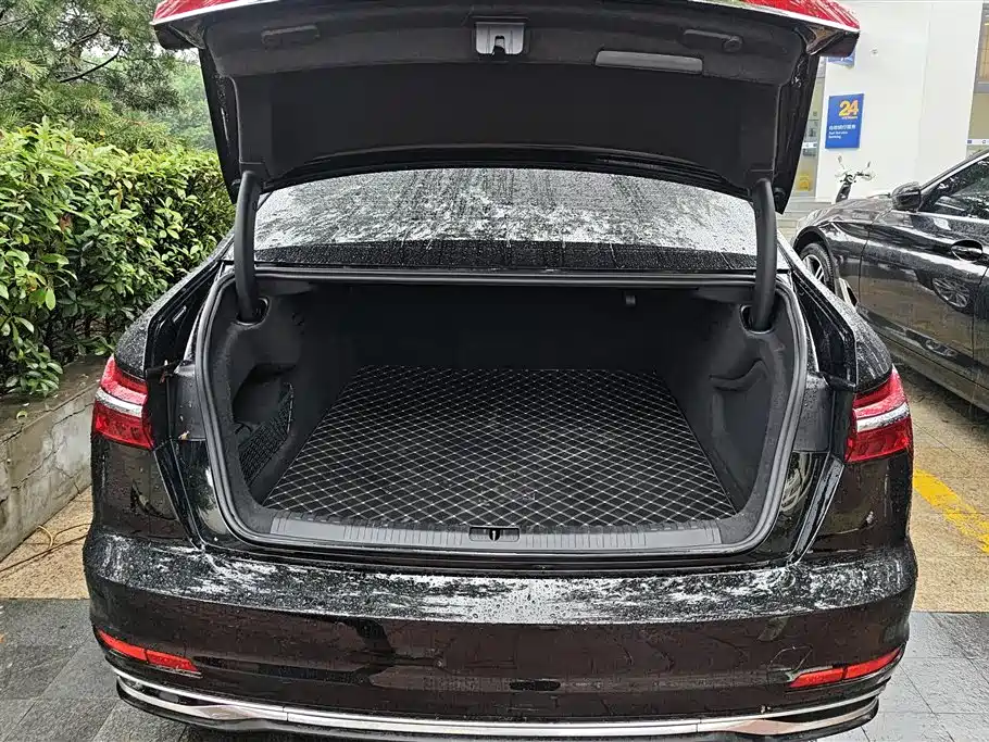 Audi A6L 2023 Facelift 40 TFSI Luxury Elegance фото 4