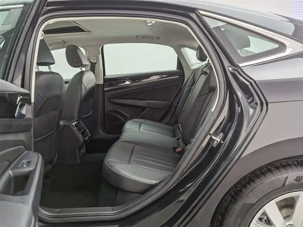 Volkswagen Passat 2023 Facelift 280TSI Business Edition фото 15