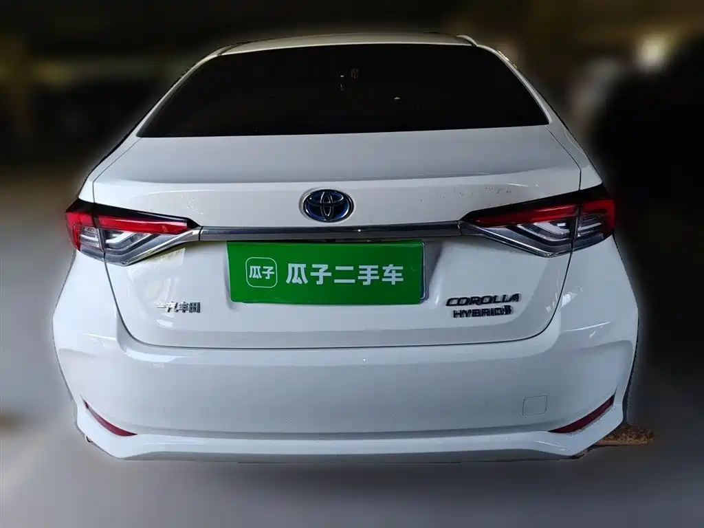 Toyota Corolla 2021 Hybrid 1.8L E-CVT Elite Edition фото 4
