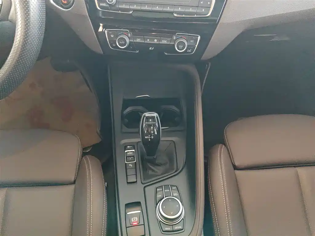 BMW X1 2022 sDrive25Li Leading фото 7
