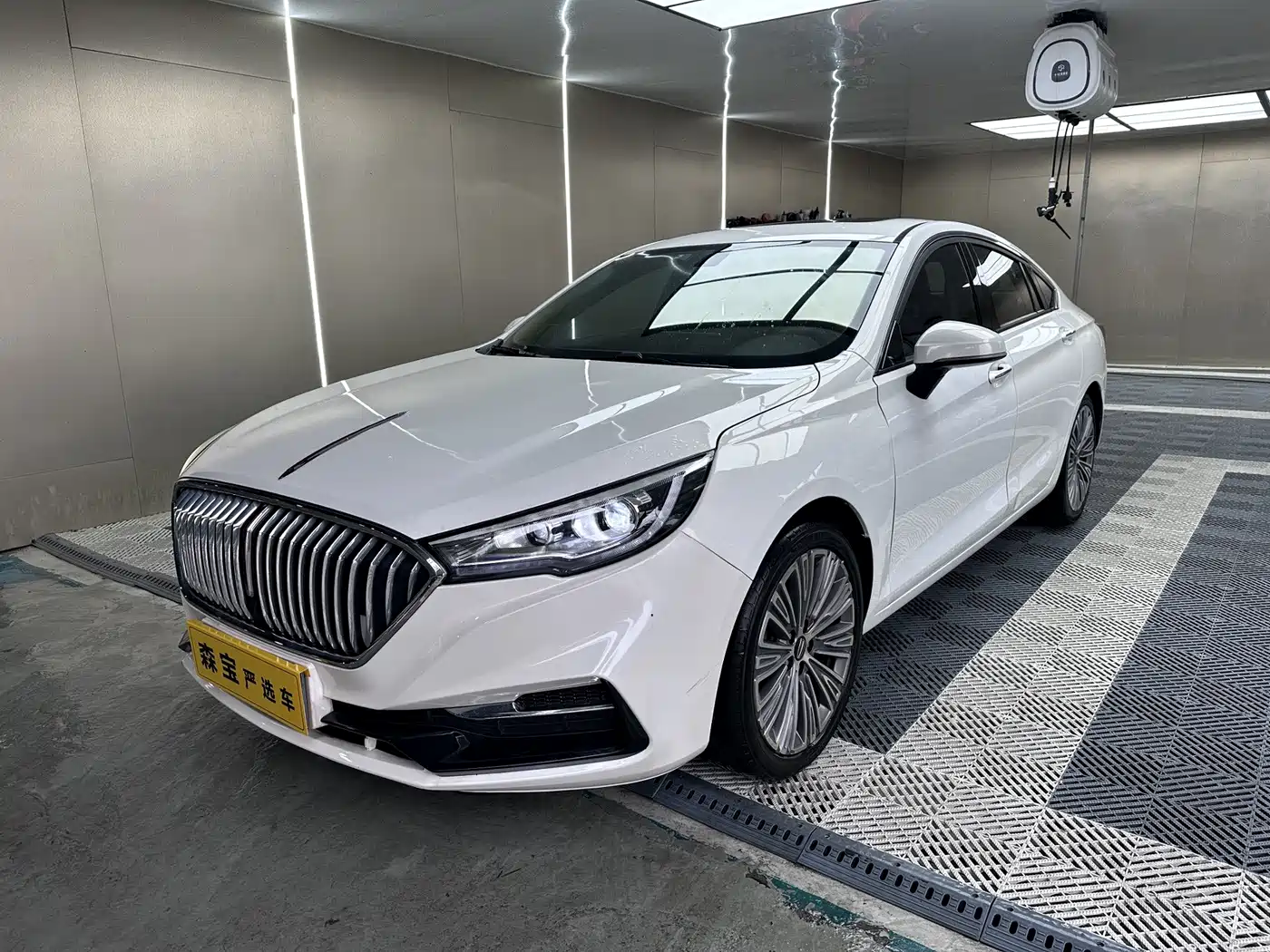 Hongqi H5 2020 1.5T DCT Qi Rhythm Edition