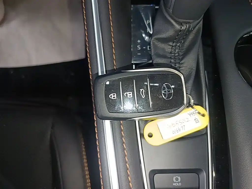 Toyota Avalon 2024 Model Hybrid 2.5L XLE Prestige Edition фото 9