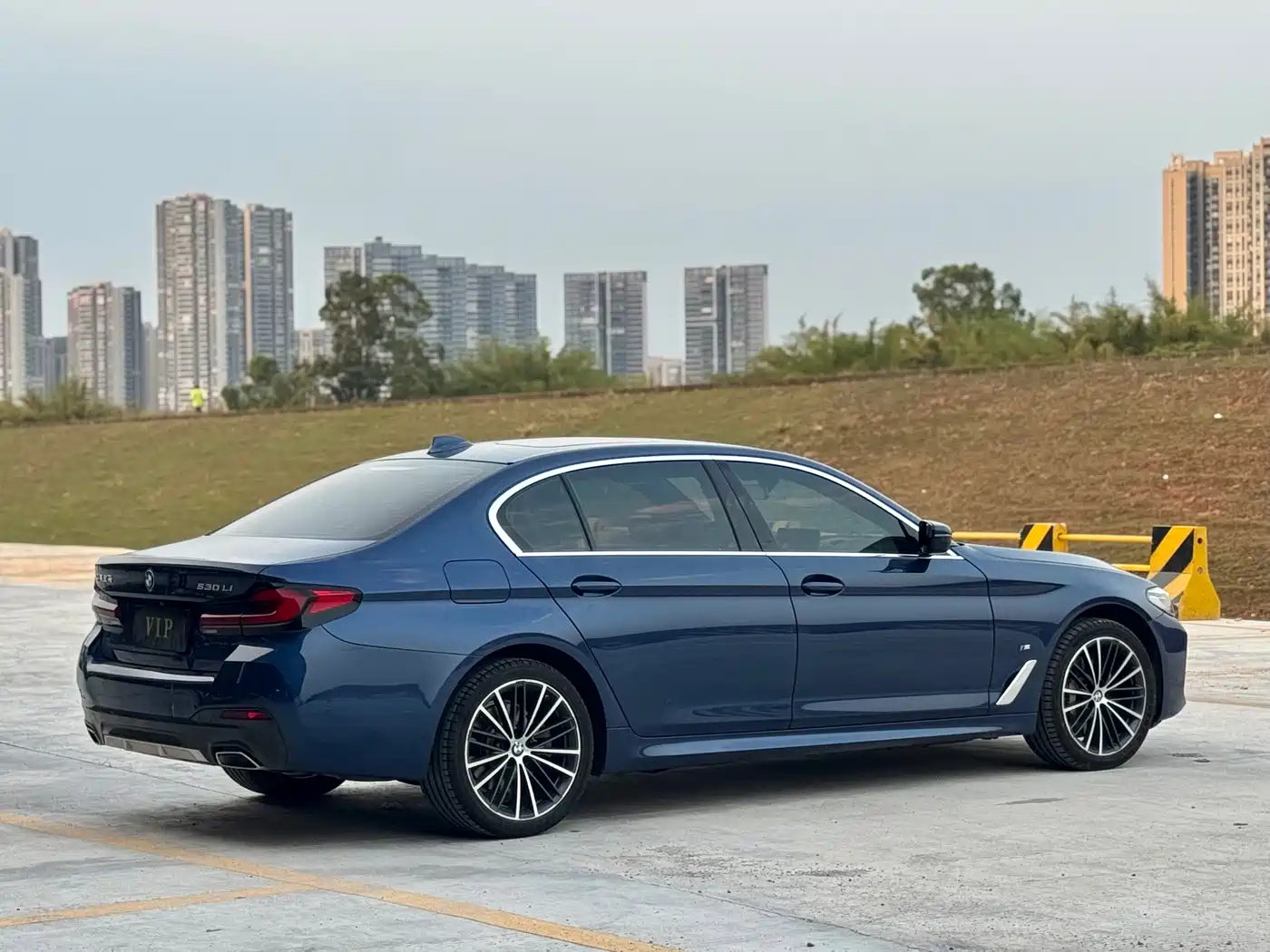 BMW 5 Series 2021 530Li Leading M Sport Package фото 9